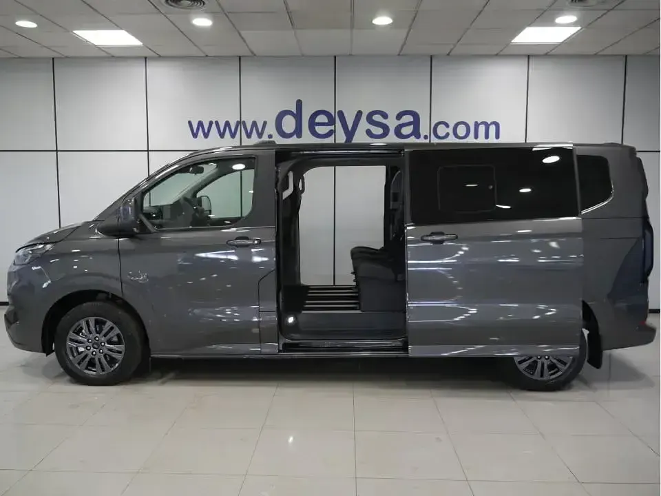 Nuevo Ford Tourneo Titanium 170 CV (125 kW) 2026 Gris Monovolumen
