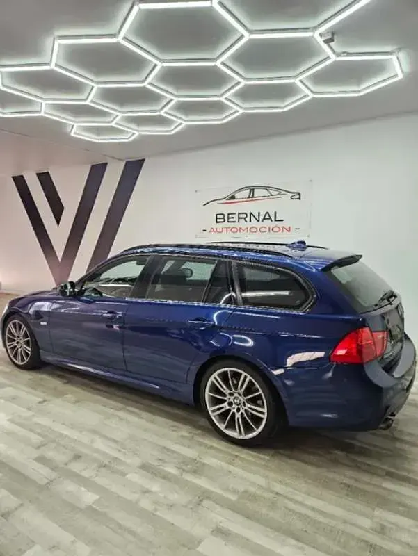 Usado BMW 318 143 CV (105 kW) 2010 Azul Familiar