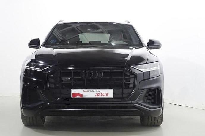 Usado Audi Q8 286 CV (210 kW) 2022 Negro SUV
