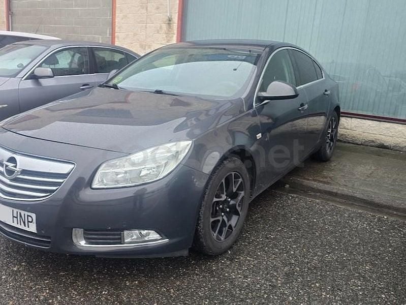 Usado Opel Insignia Selective 130 CV (95 kW) 2013 Gris / plata Berlina