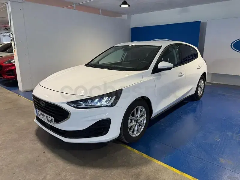 Usado Ford Focus Trend 120 CV (88 kW) 2023 Blanco Berlina