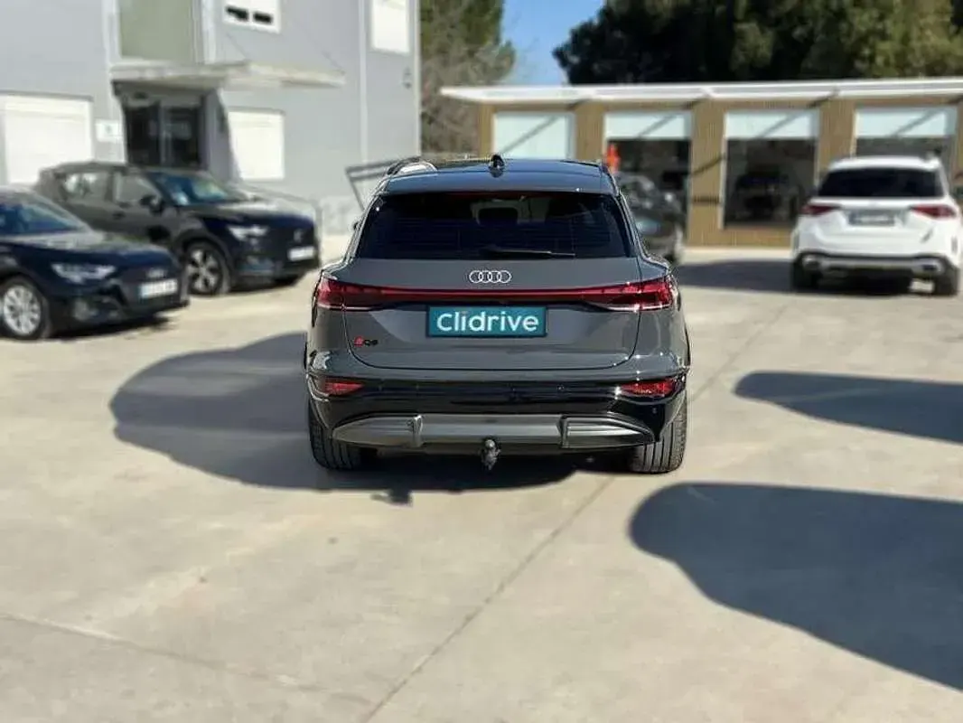 Usado Audi e-tron Advanced 239 kW (326 CV) 2025 Gris SUV