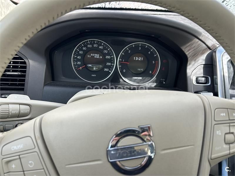 Usado Volvo XC60 Drive Kinetic 163 CV (119 kW) 2011 Negro SUV