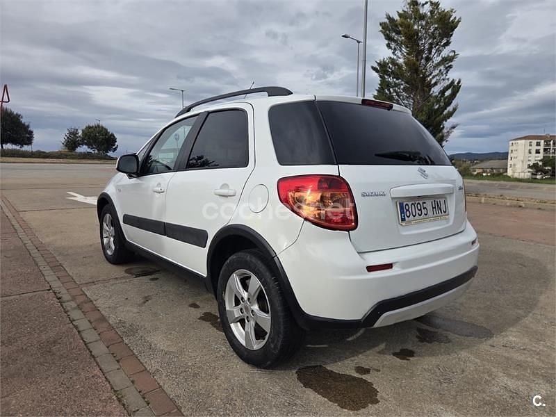 Usado Suzuki SX4 City 120 CV (88 kW) 2012 Blanco SUV