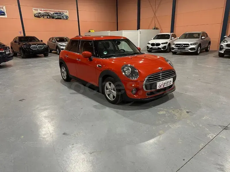 Usado Mini Cooper 136 CV (100 kW) 2020 Naranja Utilitario