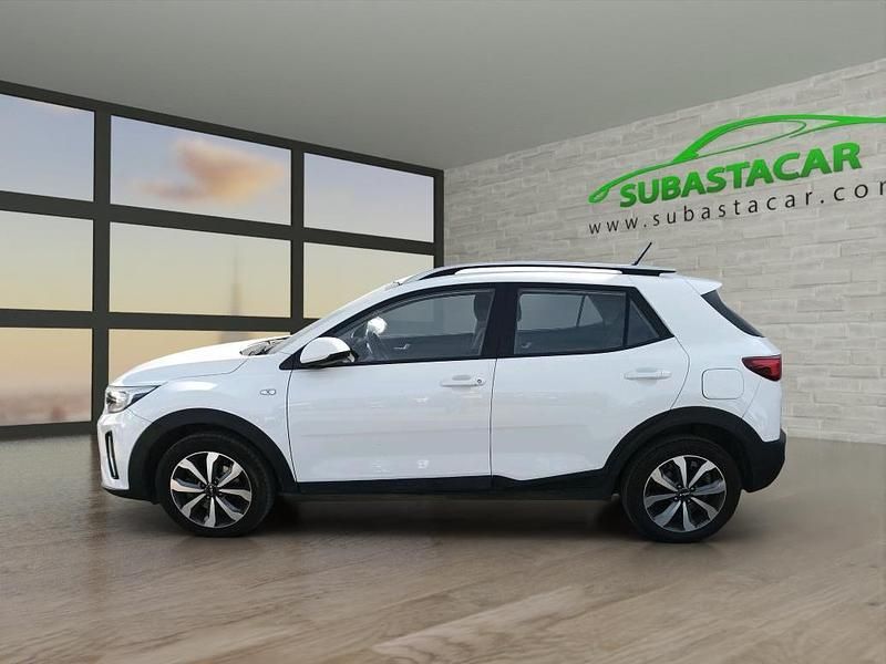 Usado Kia Stonic 100 CV (73 kW) 2021 Blanco SUV