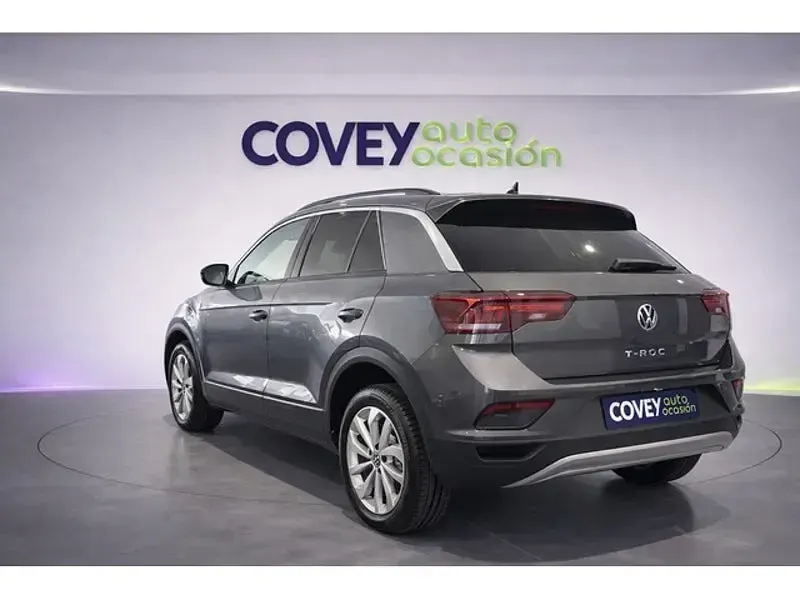 Usado VW T-Roc Life 116 CV (85 kW) 2023 Gris / plata SUV