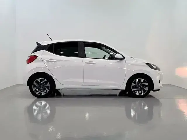Usado Hyundai i10 64 CV (47 kW) 2025 Blanco Utilitario