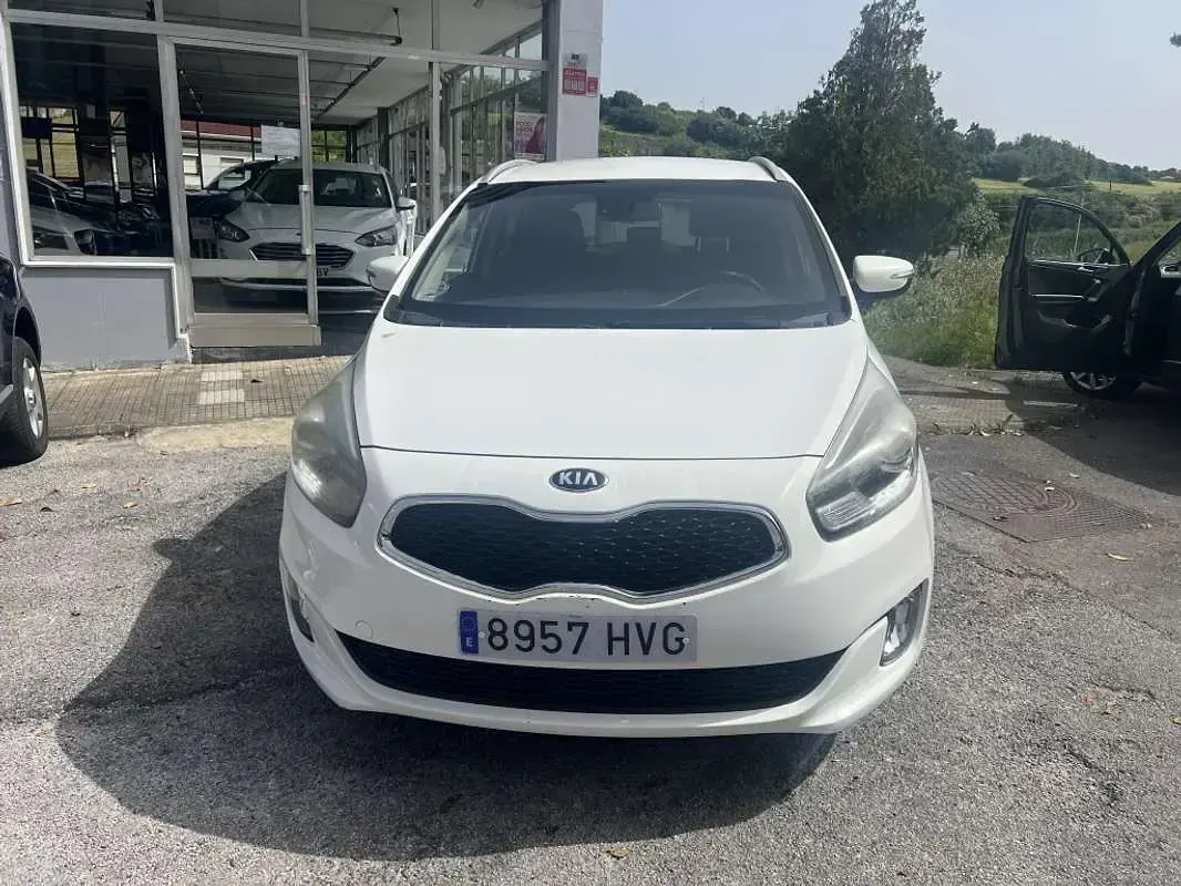 Usado Kia Carens 136 CV (100 kW) 2014 Blanco Monovolumen