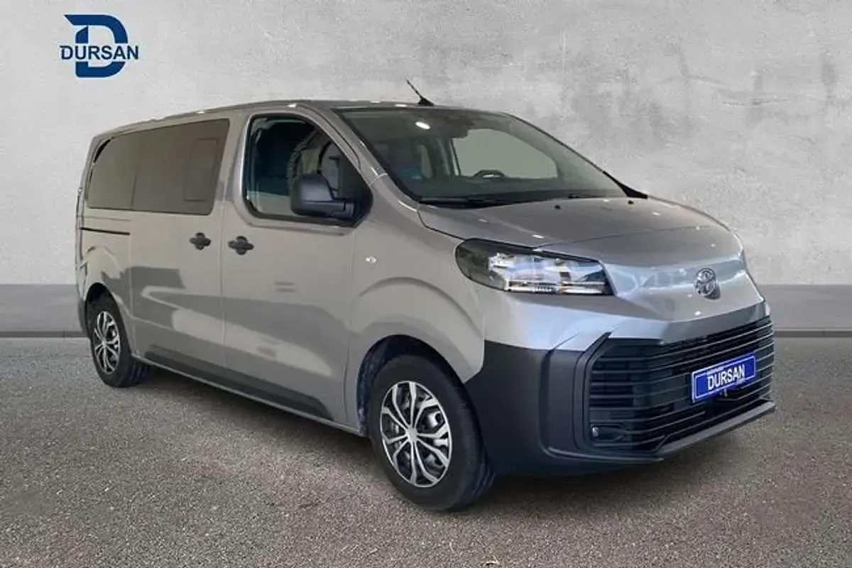 Usado Toyota Proace 100 kW (136 CV) 2025 Gris Monovolumen
