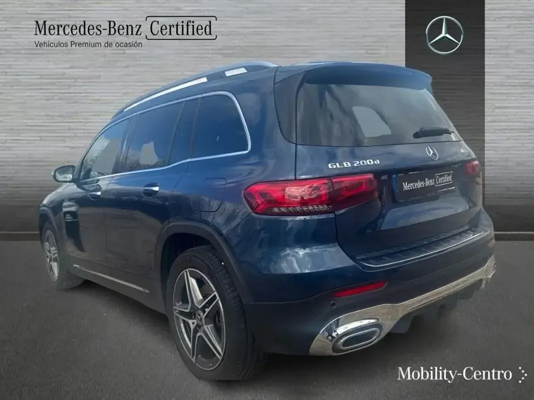 Usado Mercedes GLB200 AMG line 150 CV (110 kW) 2022 Azul denim SUV