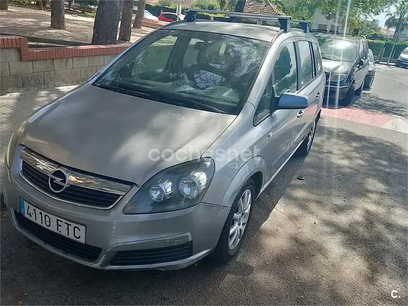 Usado Opel Zafira Enjoy 105 CV (77 kW) 2007 Gris / plata Monovolumen