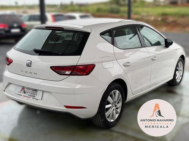Usado Seat Leon Business 90 CV (66 kW) 2017 Blanco Berlina