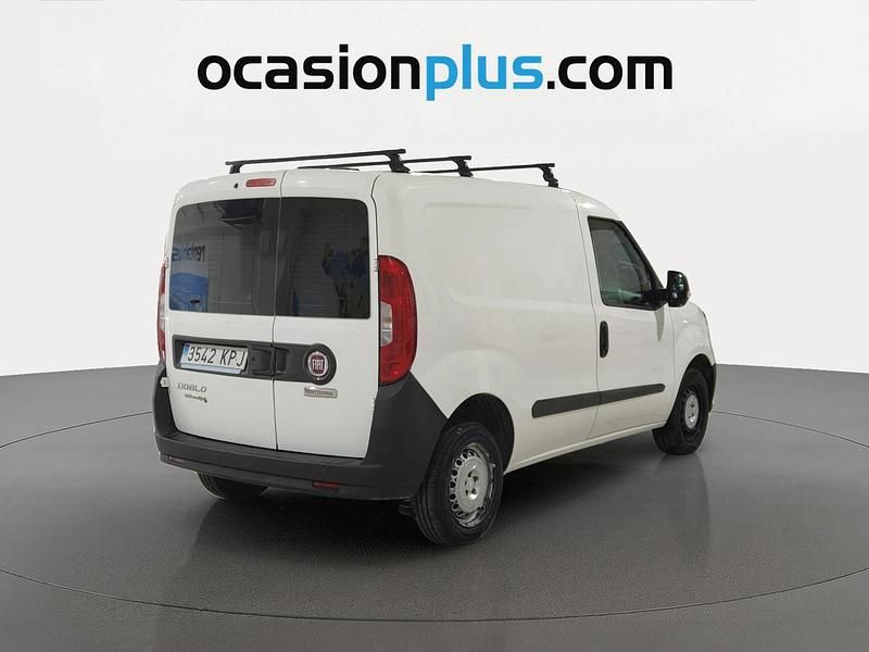 Usado Fiat Doblò 95 CV (69 kW) 2018 Blanco Monovolumen