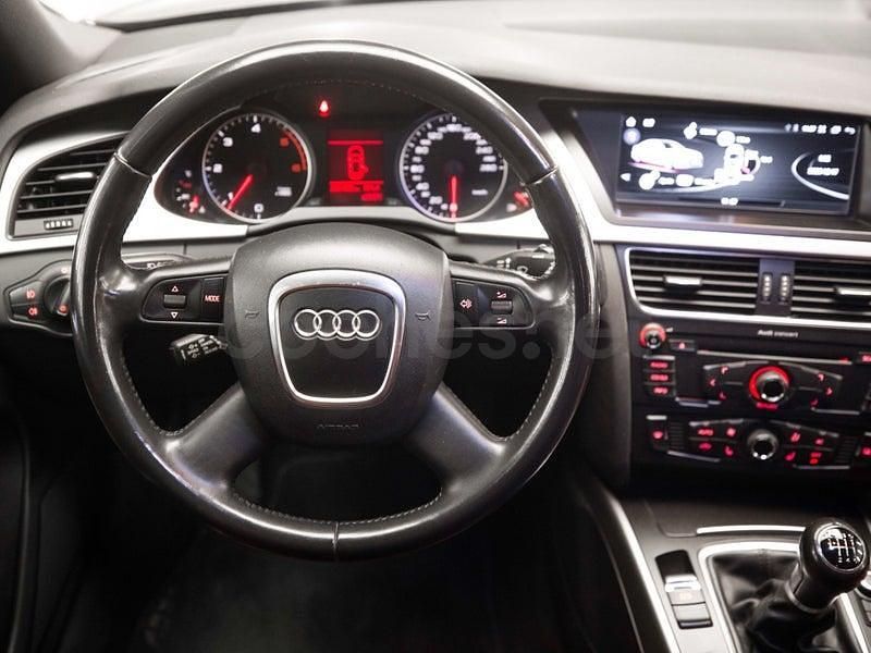 Usado Audi A4 143 CV (105 kW) 2010 Negro Familiar
