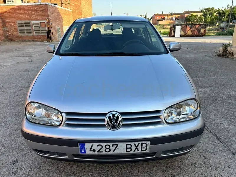 Usado VW Golf IV Conceptline 105 CV (77 kW) 2002 Gris / plata Berlina
