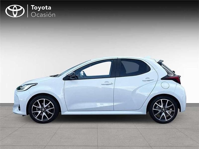 Usado Toyota Yaris Hybrid Style 116 CV (85 kW) 2022 Monovolumen