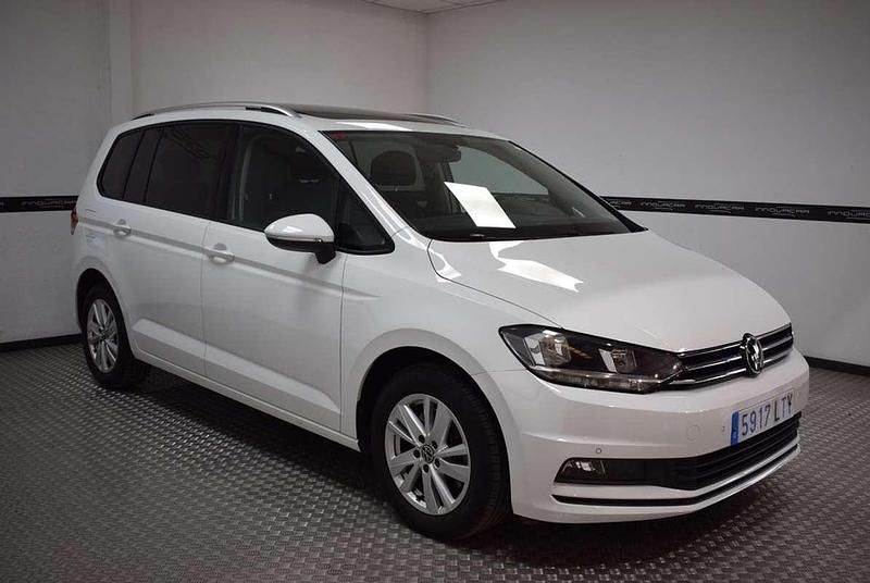 Usado VW Touran Advance 122 CV (89 kW) 2021 Blanco Monovolumen
