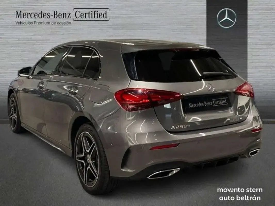 Usado Mercedes A250 Advanced 218 CV (160 kW) 2025 Gris Utilitario