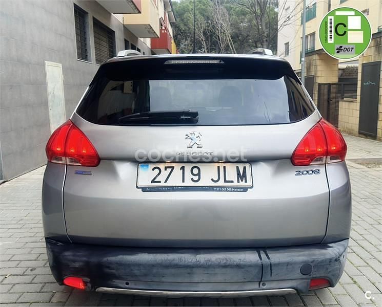 Usado Peugeot 2008 Style 110 CV (80 kW) 2017 Gris / plata SUV