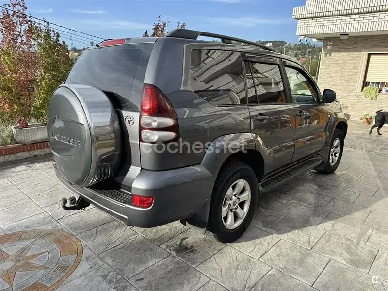 Usado Toyota Land Cruiser 163 CV (119 kW) 2003 Gris / plata SUV