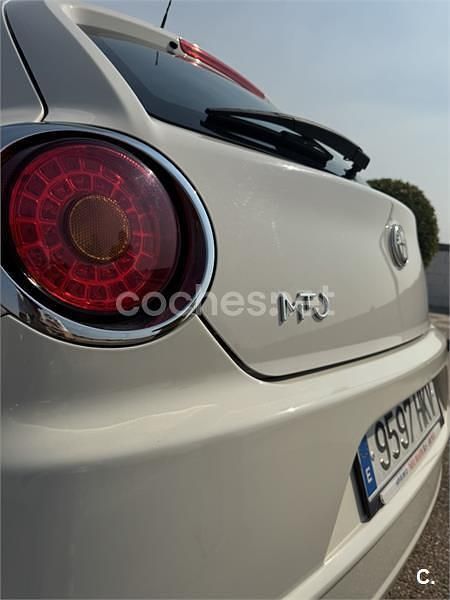 Blanco Usado 2012 Alfa Romeo MiTo Utilitario | 4600 € (Buen precio) - Imagen 1/2