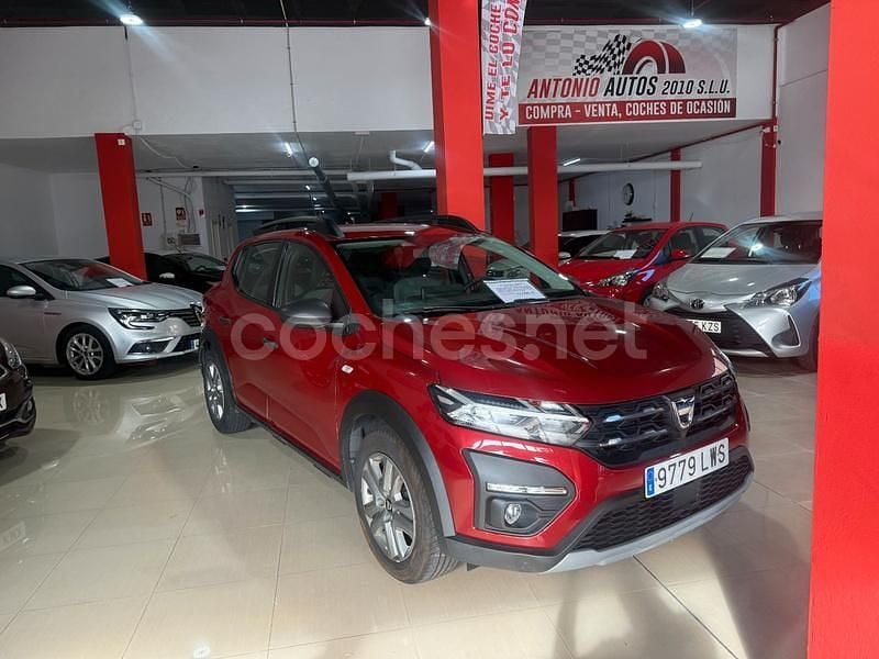 Rojo Usado 2022 Dacia Sandero Essentiel Berlina | 12.900 € (Precio justo) - Imagen 1/4
