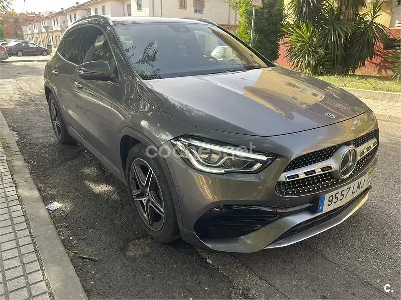 Usado Mercedes GLA200 150 CV (110 kW) 2021 Gris / plata SUV