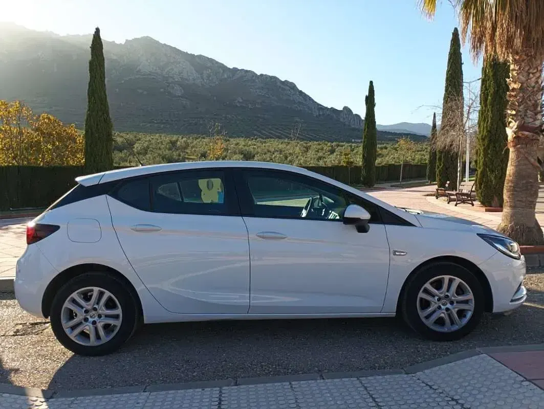 Usado Opel Astra Dynamic 110 CV (80 kW) 2016 Utilitario
