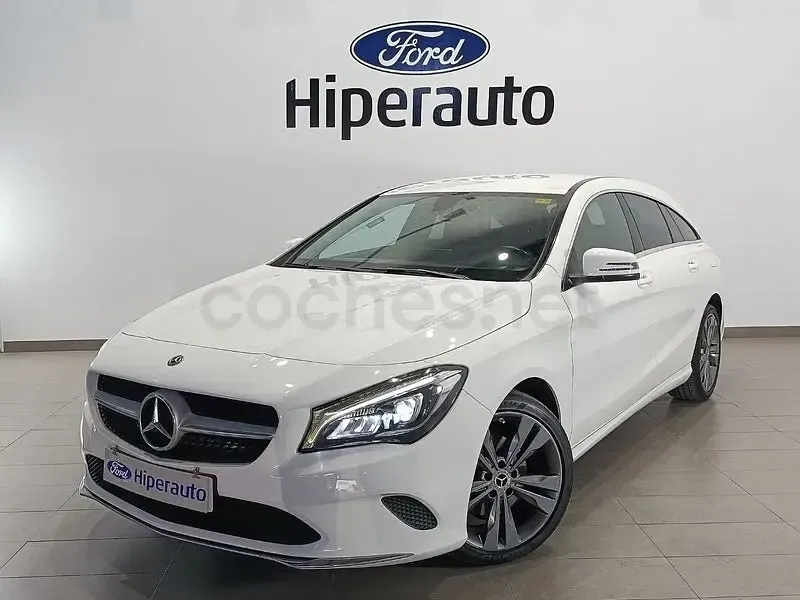 Usado Mercedes CLA200 Shooting Brake 136 CV (100 kW) 2018 Blanco Familiar