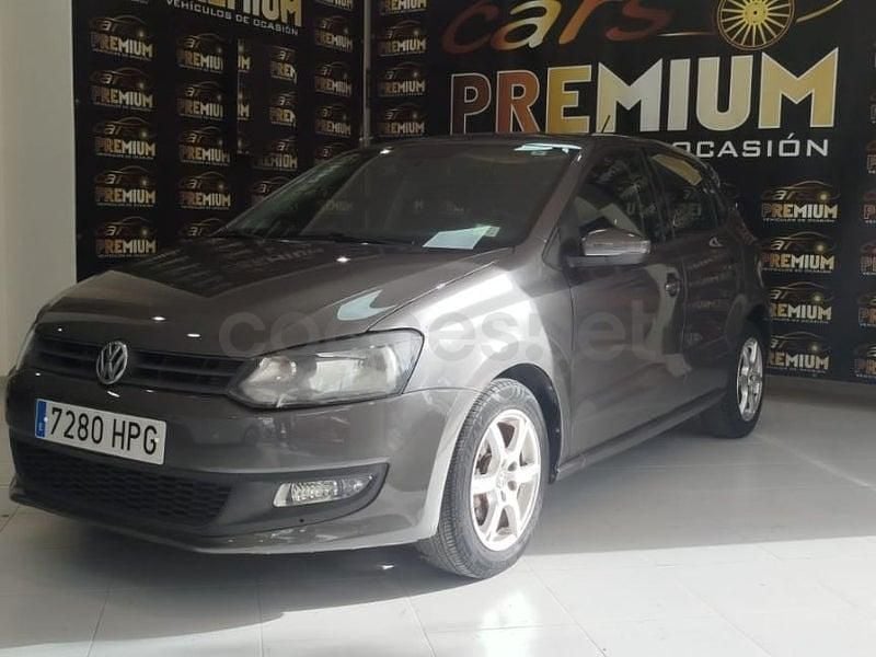 Usado VW Polo Advance 90 CV (66 kW) 2013 Gris / plata Utilitario