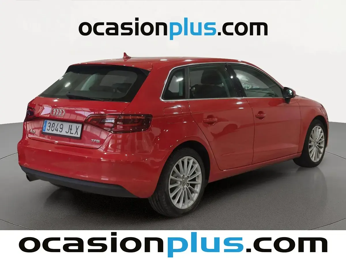 Usado Audi A3 Sportback Advanced Plus 110 CV (80 kW) 2016 Rojo Utilitario