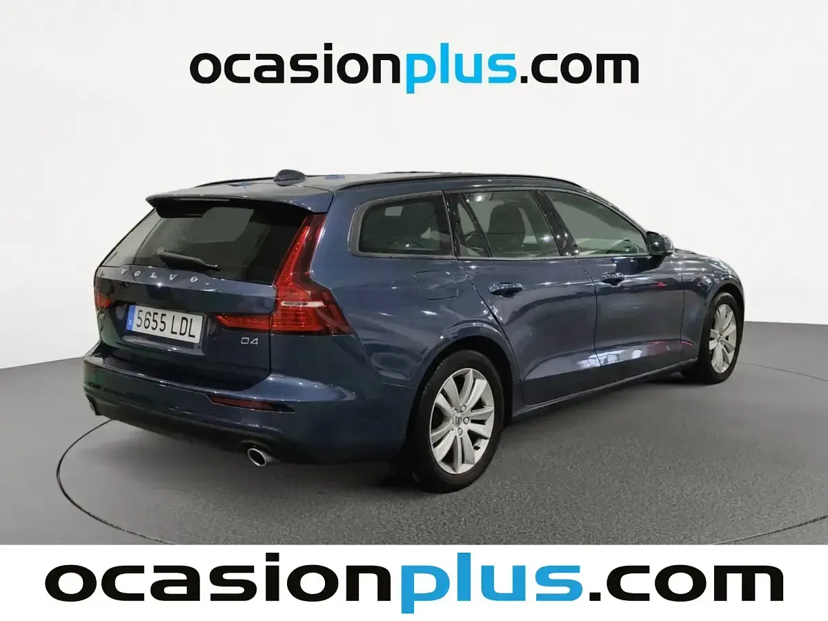 Usado Volvo V60 Momentum 190 CV (139 kW) 2019 Azul Familiar