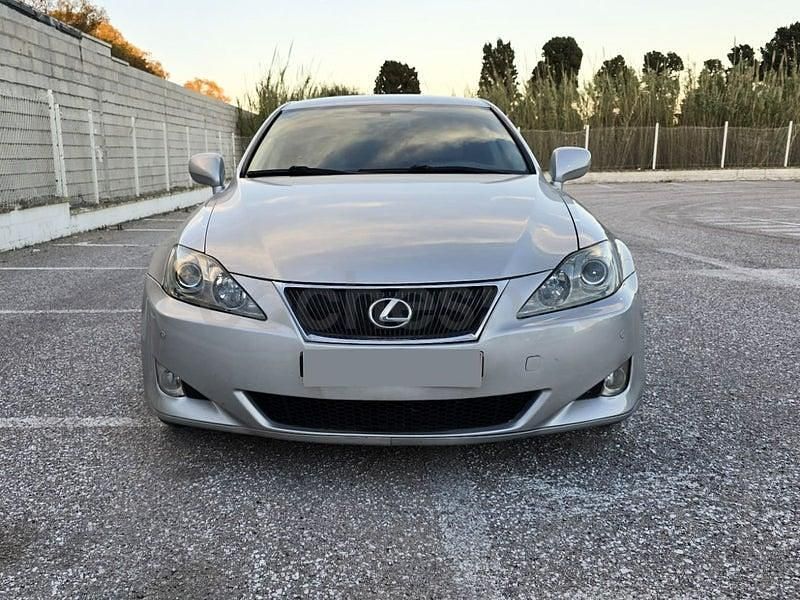 Usado Lexus IS250 Luxury Line 208 CV (152 kW) 2008 Gris / plata Berlina