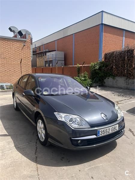 Usado Renault Laguna III Dynamique 130 CV (95 kW) 2008 Negro Berlina