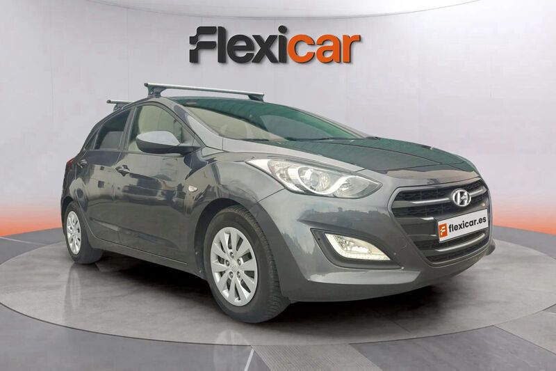 Gris Usado 2017 Hyundai i30 Berlina | 10.990 € (Super precio) - Imagen 1/4