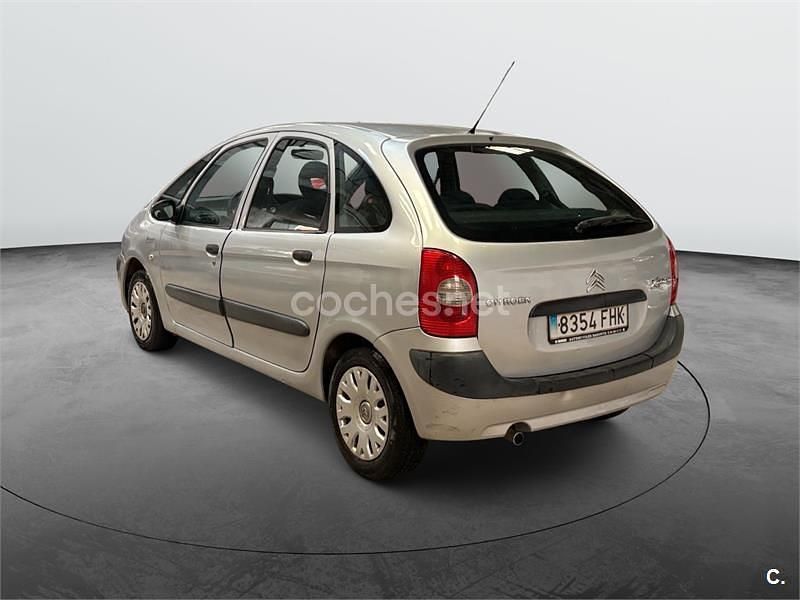 Usado Citroën Xsara Picasso 95 CV (69 kW) 2006 Beige Monovolumen