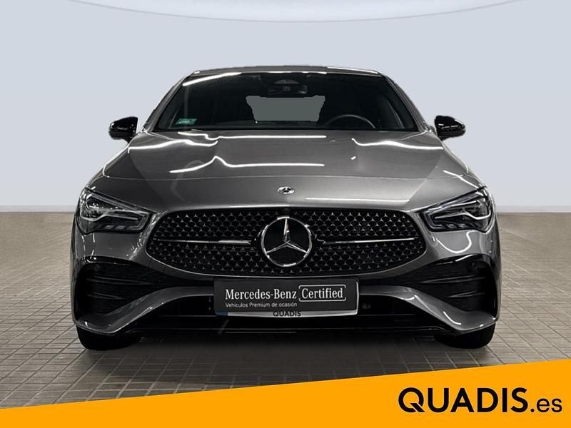 Usado Mercedes CLA250e AMG line 218 CV (160 kW) 2024 Gris montaña Berlina