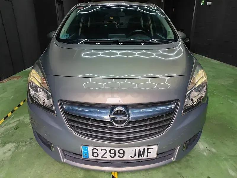 Usado Opel Meriva Selective 110 CV (80 kW) 2016 Gris / plata Monovolumen