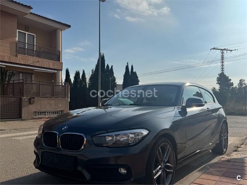 Usado BMW 118 150 CV (110 kW) 2016 Gris / plata Utilitario