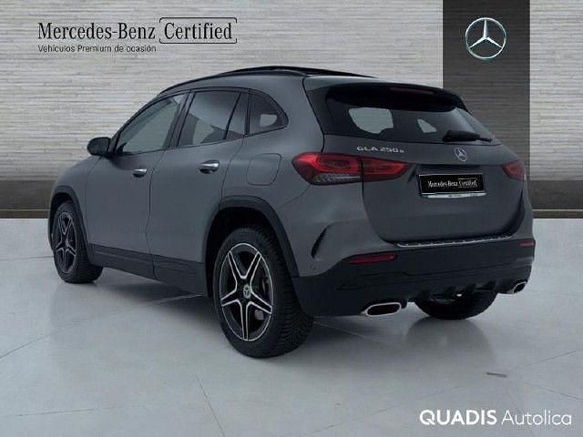 Usado Mercedes GLA250 218 CV (160 kW) 2023 Gris montaña SUV