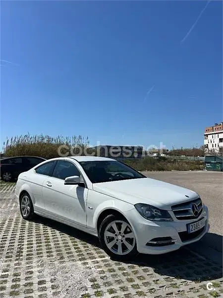 Usado Mercedes C220 170 CV (125 kW) 2012 Blanco Coupe