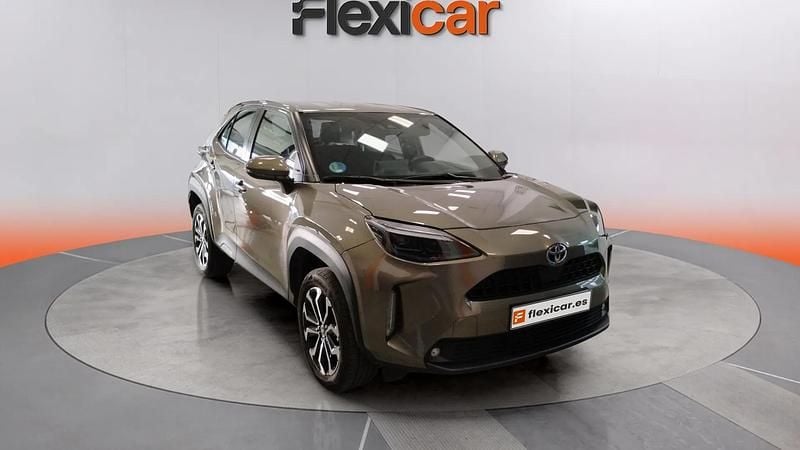 Usado Toyota Yaris Hybrid Active 116 CV (85 kW) 2023 Verde