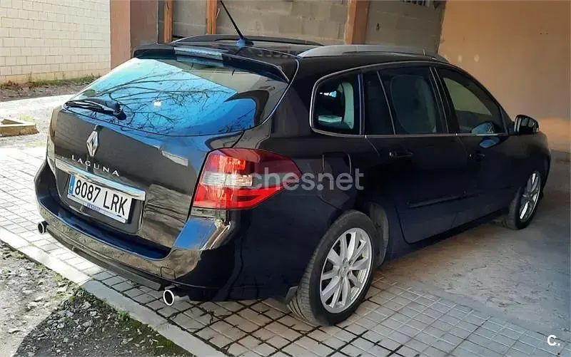 Usado Renault Laguna III GT 175 CV (128 kW) 2011 Negro Familiar