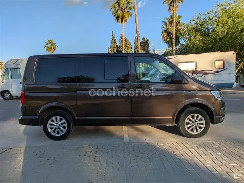 Usado VW Caravelle Trendline 150 CV (110 kW) 2018 Marrón Van