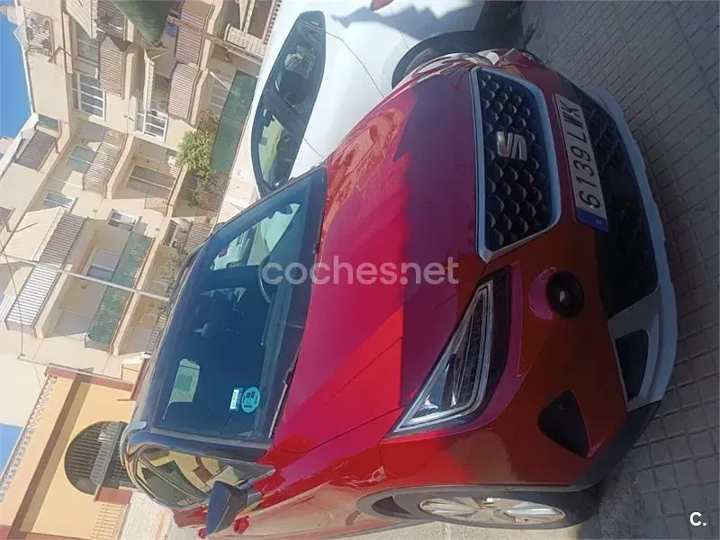 Usado Seat Arona Xperience 110 CV (80 kW) 2022 Rojo SUV