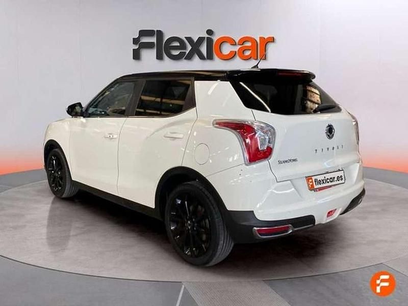 Usado Ssangyong (KGM) Tivoli 128 CV (94 kW) 2019 Beige SUV