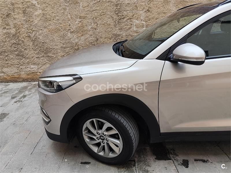 Usado Hyundai Tucson 115 CV (84 kW) 2016 Gris / plata SUV