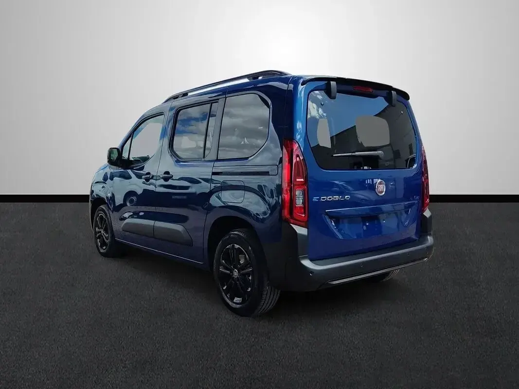 Usado Fiat e-Doblò Launch Edition 100 kW (136 CV) 2023 Blanco Monovolumen