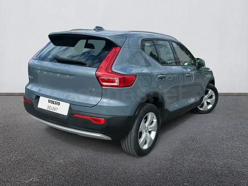 Usado Volvo XC40 150 CV (110 kW) 2020 Gris / plata SUV